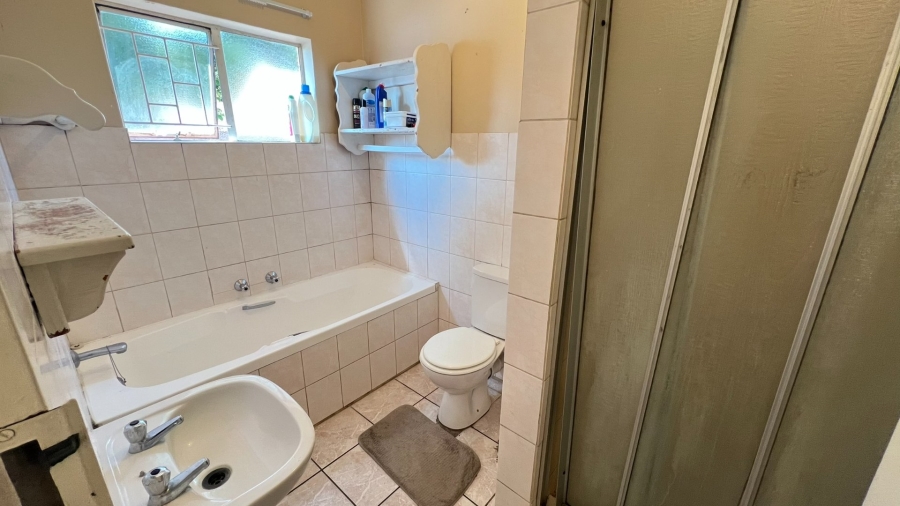 3 Bedroom Property for Sale in Langenhovenpark Free State